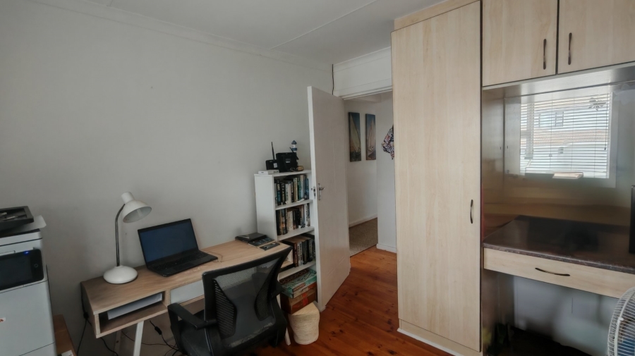 5 Bedroom Property for Sale in Reebok Western Cape